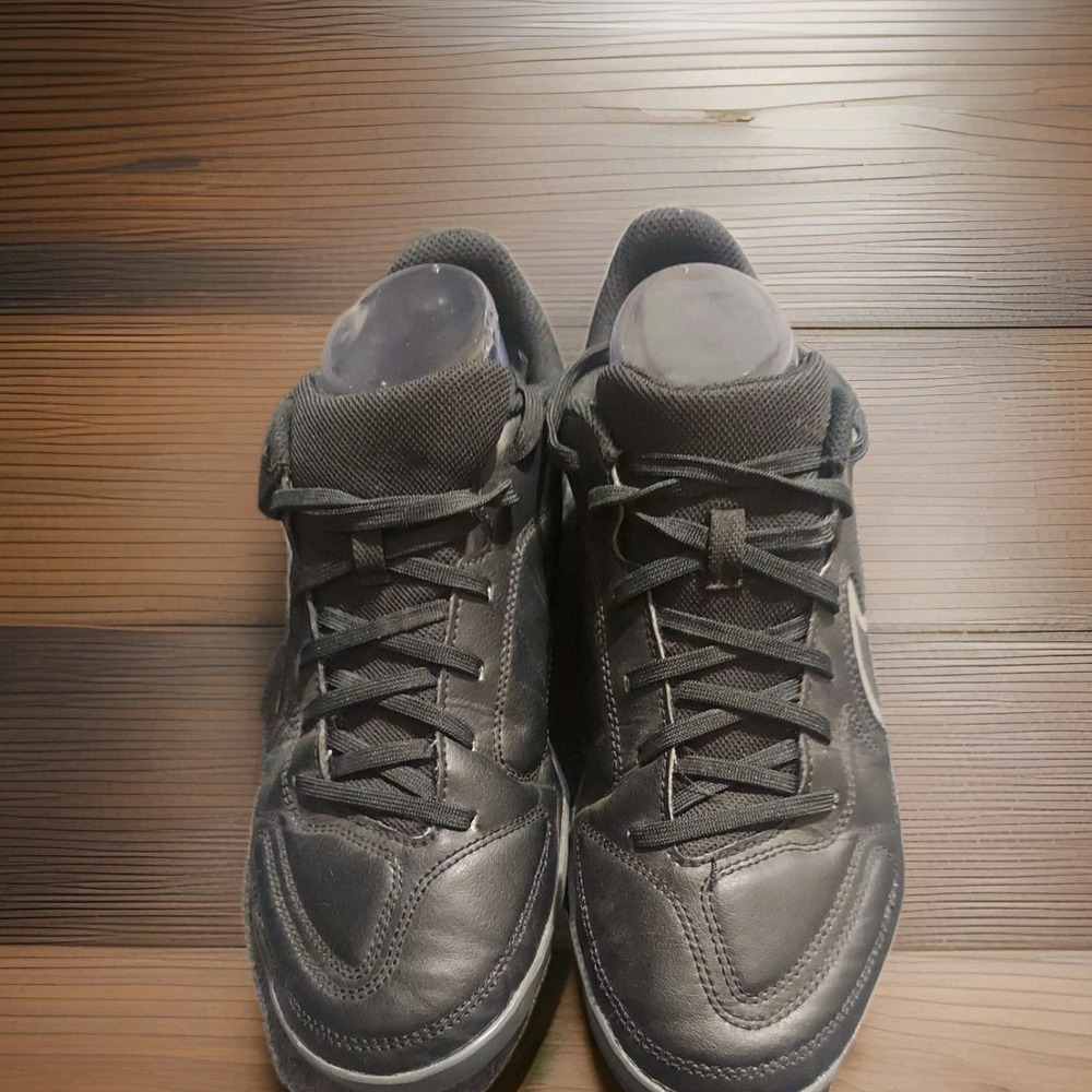Nike‎ Tiempo Legend 9 Club IC Black Indoor Soccer Shoe Sneaker Lace Up Men 6